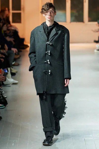 Look 24